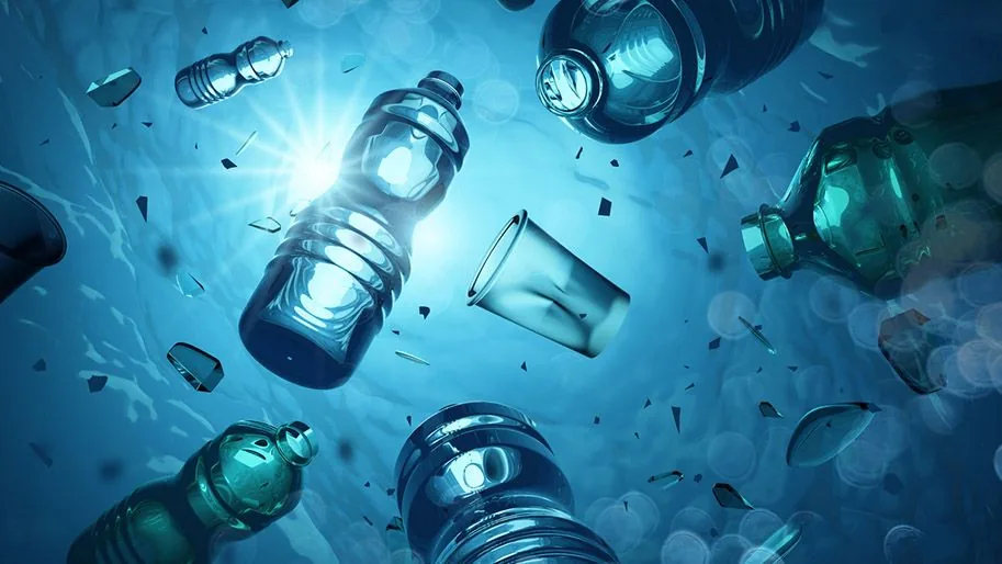Plastikflaschen und Plastikmüll welches im Meer schwimmt - DWHI New York berichtet über Flustix Plastikfrei-Siegel